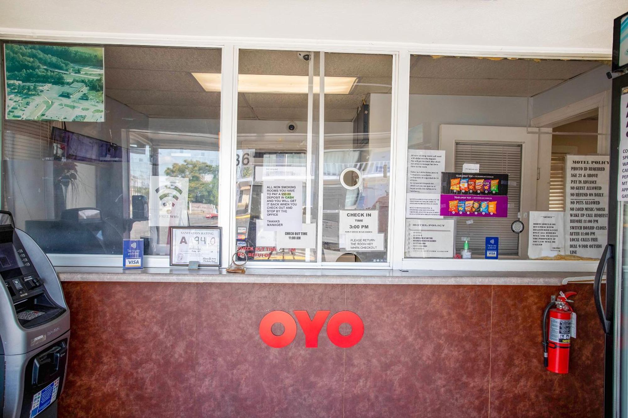Oyo Inn Кърнърсвил Екстериор снимка