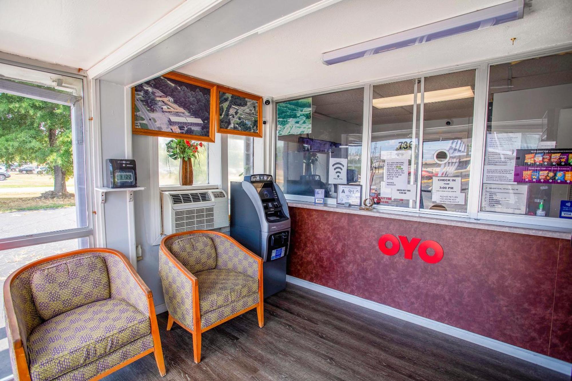 Oyo Inn Кърнърсвил Екстериор снимка